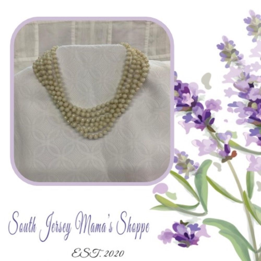 Vintage 1950s Multi Strand Bead Off White Choker Japan Great 4 Up Cycle  (J529)